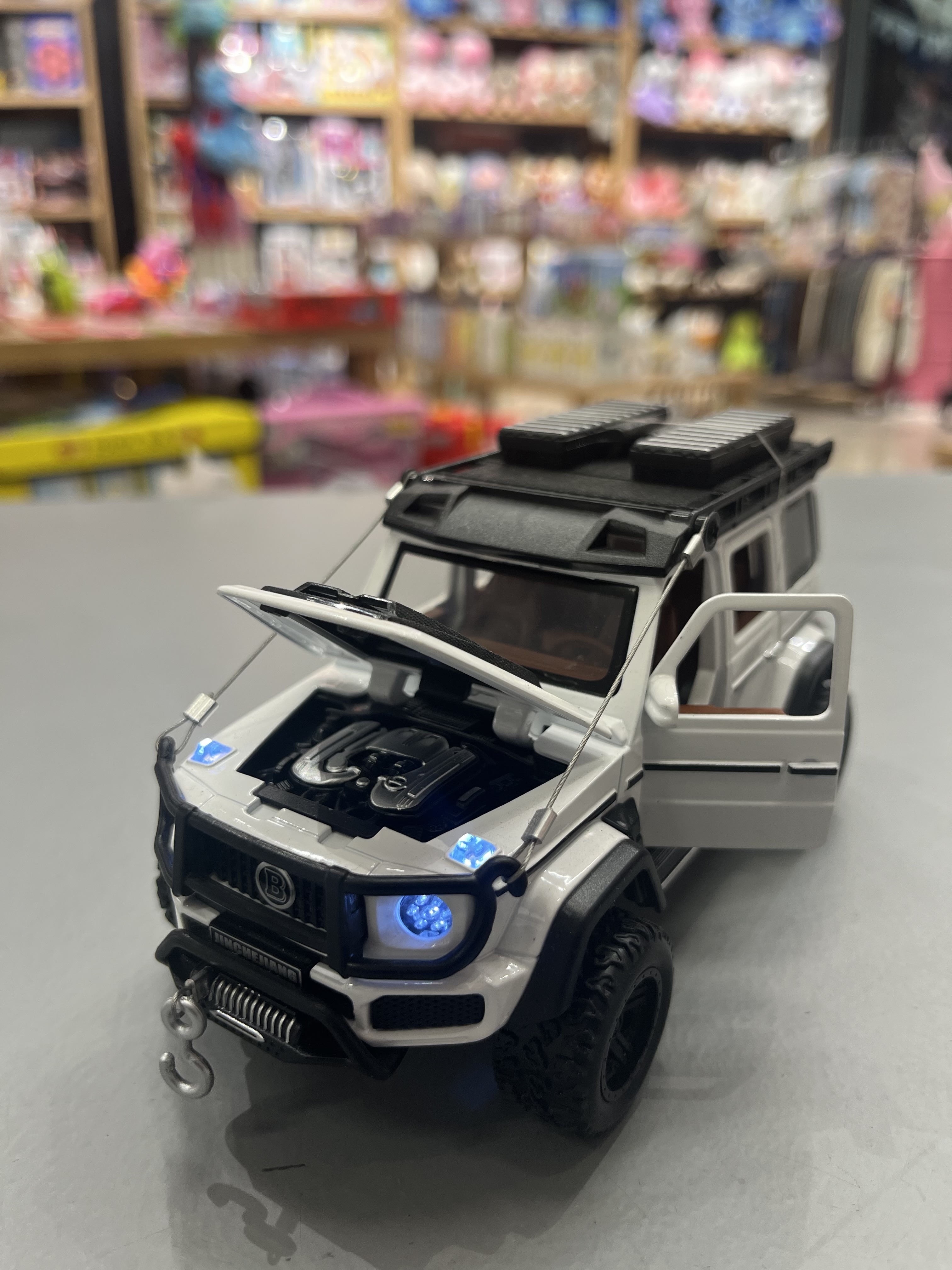 ماکت ماشین فلزی بنز G550